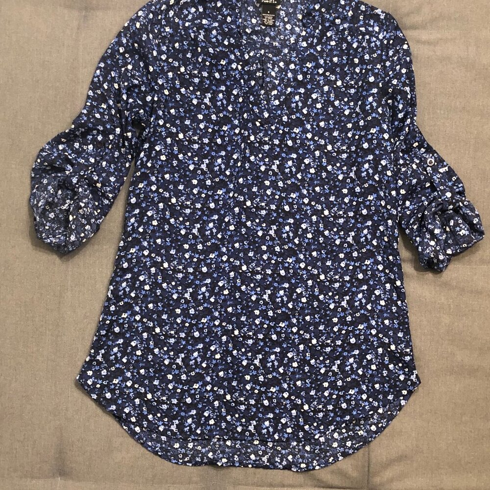 Rue 21 Ladies Blue Floral Tunic Blouse - Size S
